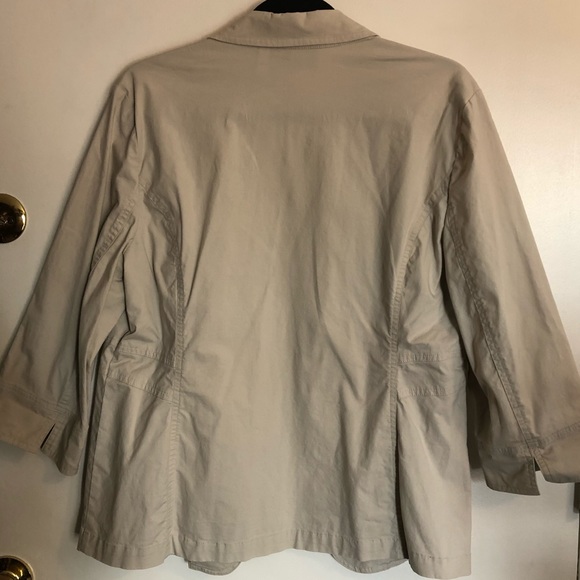 Chico’s lightweight jacket - Picture 2 of 3